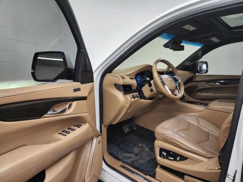 Used 2018 Cadillac Escalade ESV Platinum image 11