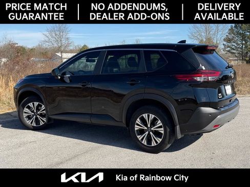 Used 2023 Nissan Rogue SV image 7