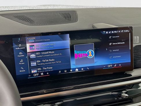 Used 2025 BMW X7 xDrive40i w/ M Sport Package image 11