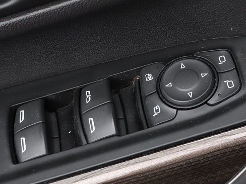 Used 2022 Chevrolet Silverado 2500 LT w/ Convenience Package image 17