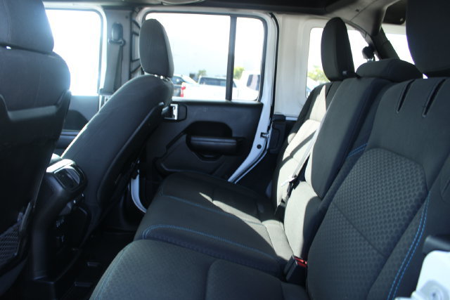 Used 2024 Jeep Wrangler Unlimited Rubicon 4xe AWD/4WD image 40