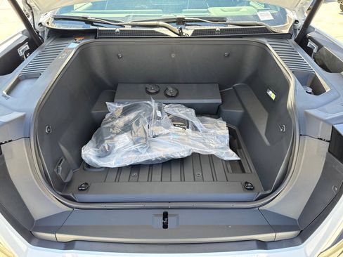 Used 2026 GMC Sierra EV Elevation image 8