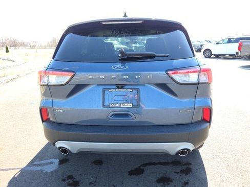 Used 2020 Ford Escape SE Sport image 9