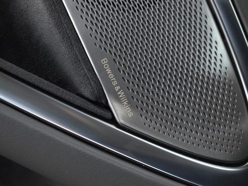 Used 2023 McLaren Artura image 33