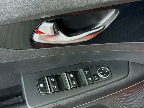 Used 2022 Kia Forte GT-Line w/ GT-Line Premium Package FWD image 18