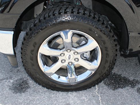 Used 2023 Ford F150 Lariat w/ FX4 Off-Road Package AWD/4WD image 11
