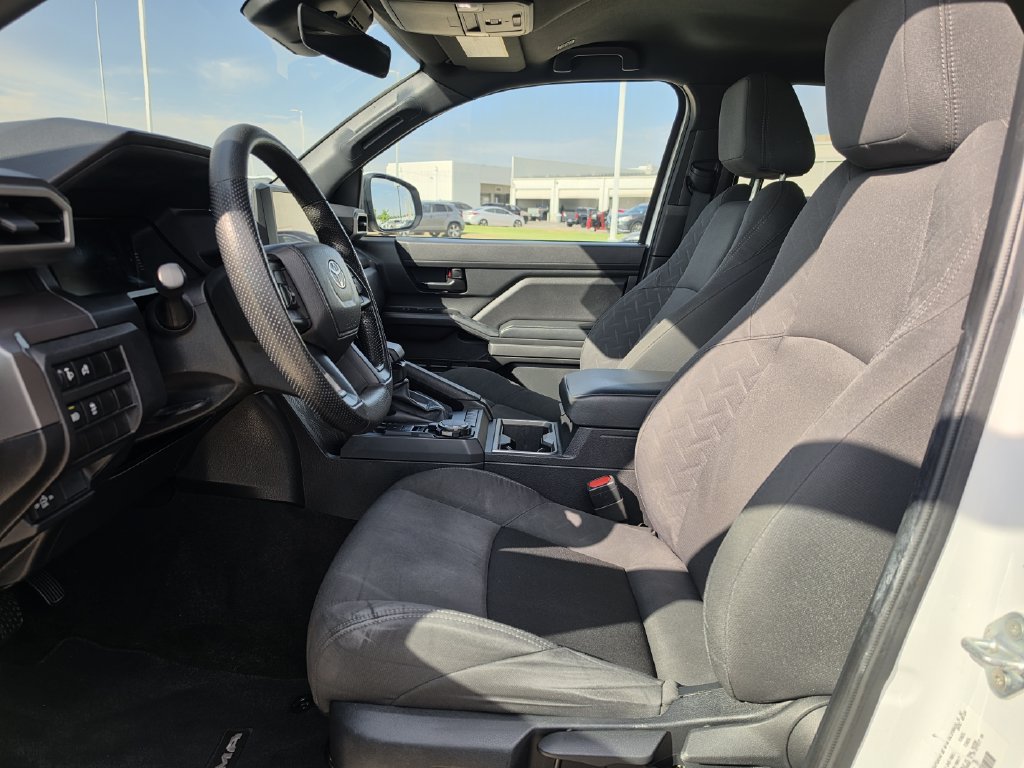 Used 2024 Toyota Tacoma SR5 AWD/4WD image 25