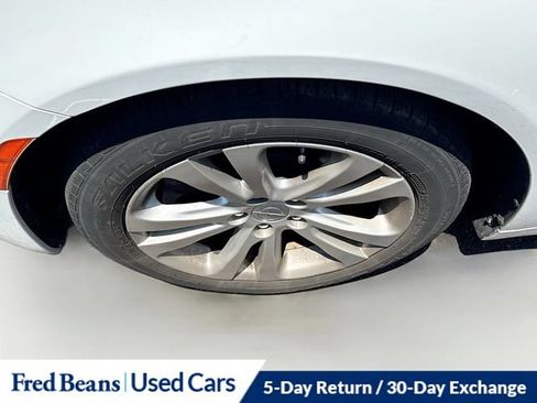 Used 2016 Chrysler 200 Limited FWD image 28