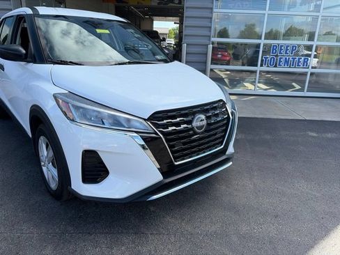 Used 2025 Nissan Kicks Play S FWD image 5