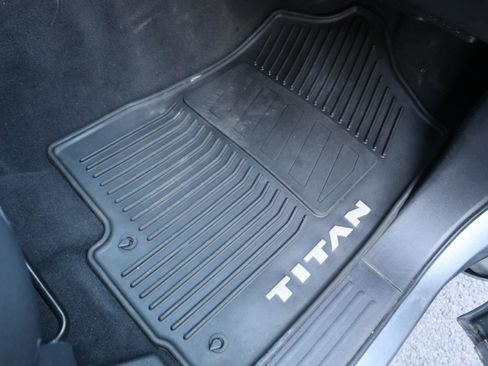 Used 2021 Nissan Titan SV w/ SV Convenience Package image 48