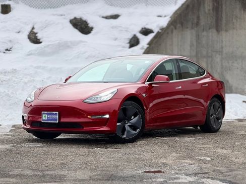Used 2018 Tesla Model 3 Long Range image 1