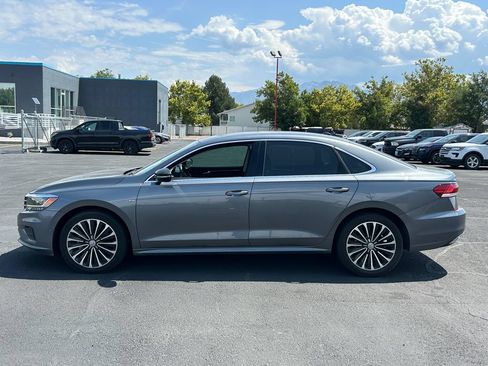 Used 2022 Volkswagen Passat 2.0T FWD image 6