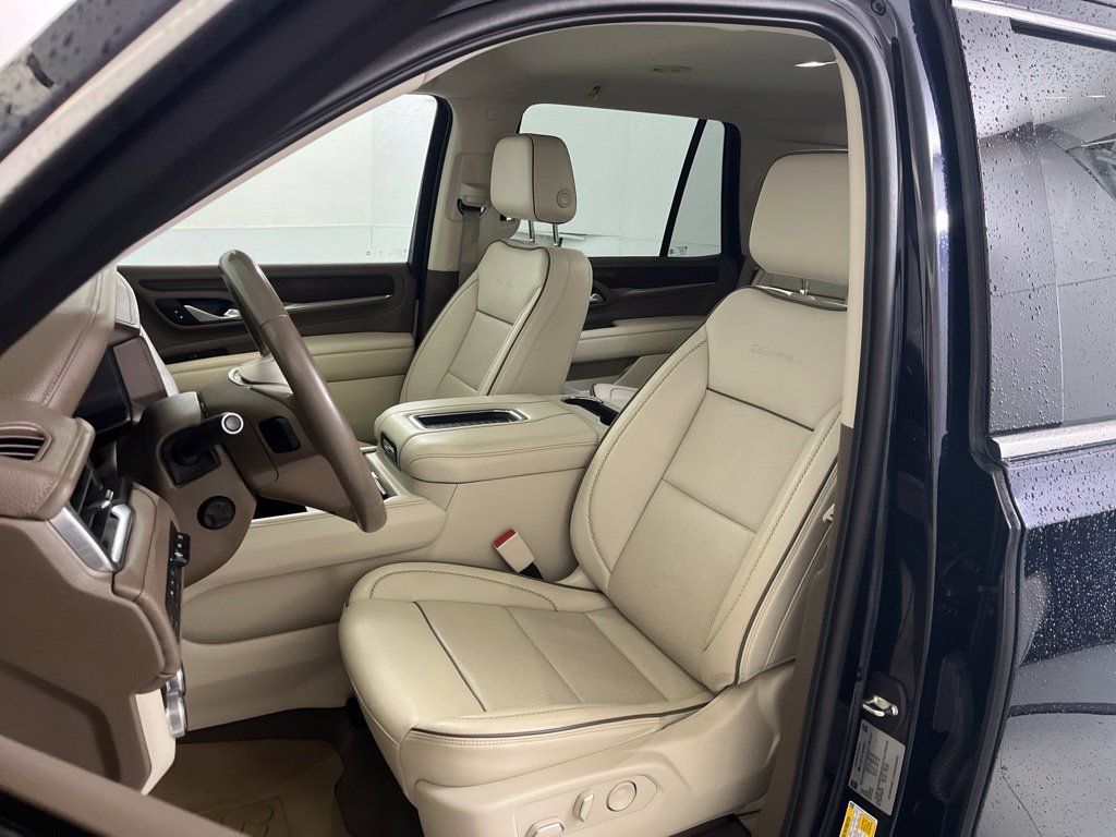 Used 2022 GMC Yukon Denali AWD/4WD image 18