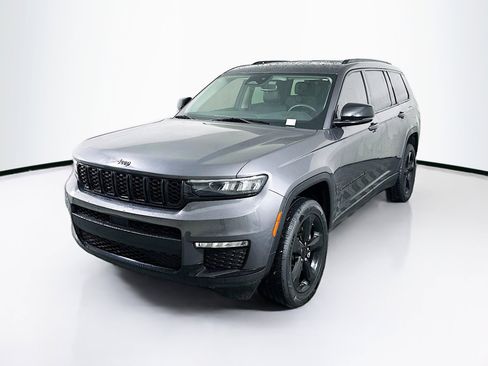 Used 2023 Jeep Grand Cherokee L Limited w/ Black Appearance Package image 3
