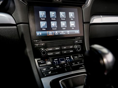 Used 2018 Porsche 911 Carrera 4S image 13