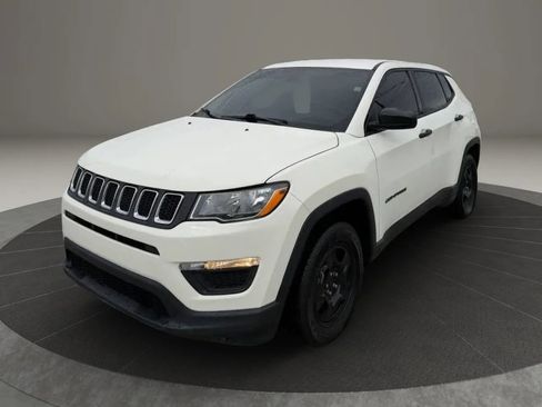 Used 2018 Jeep Compass Sport FWD image 3