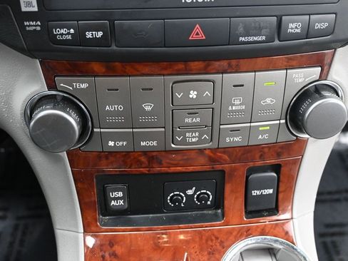 Used 2012 Toyota Highlander Limited image 30