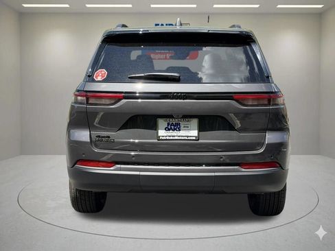 New 2026 Jeep Grand Cherokee Altitude AWD/4WD image 7