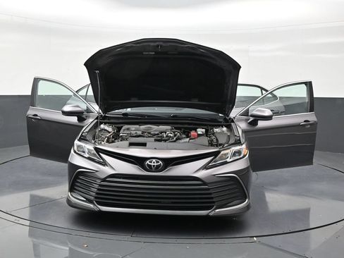 Used 2022 Toyota Camry LE FWD image 33