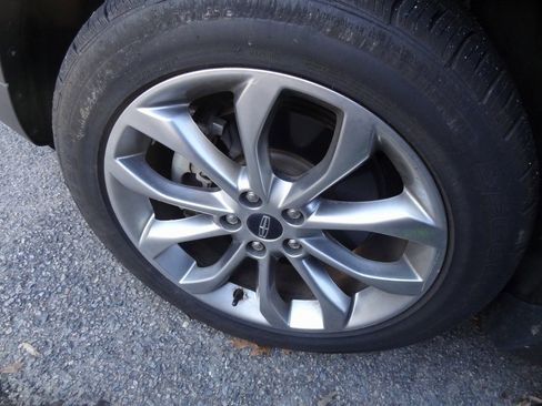 Used 2018 Lincoln MKC Select w/ Select Plus Package image 12