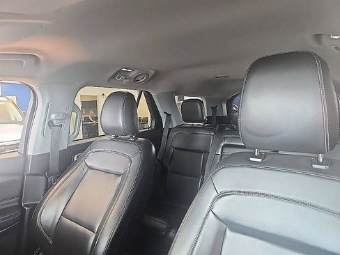 Used 2021 Ford Explorer XLT w/ Equipment Group 202A AWD/4WD image 29