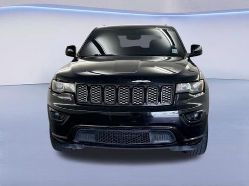 Used 2020 Jeep Grand Cherokee Altitude RWD image 3