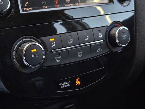 Used 2020 Nissan Rogue Sport S image 19