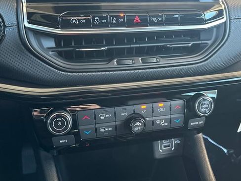 New 2026 Jeep Compass Limited image 19