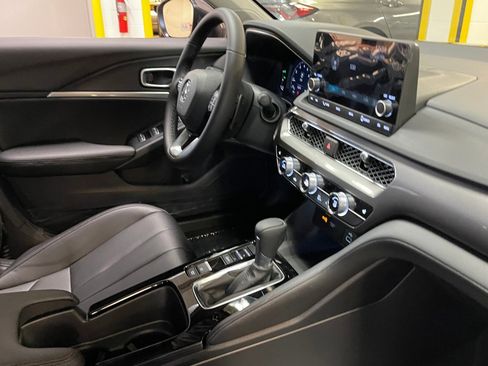 New 2025 Acura Integra image 30