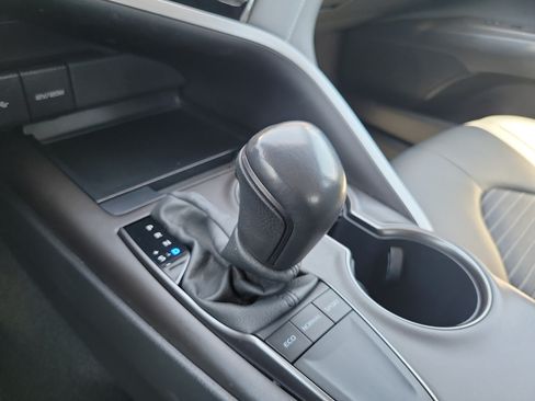 Used 2022 Toyota Camry SE FWD image 28