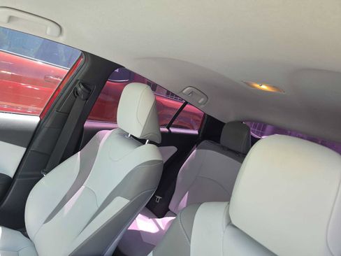 Used 2021 Toyota Prius Prime XLE FWD image 8