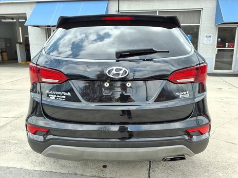 Used 2018 Hyundai Santa Fe Sport image 4