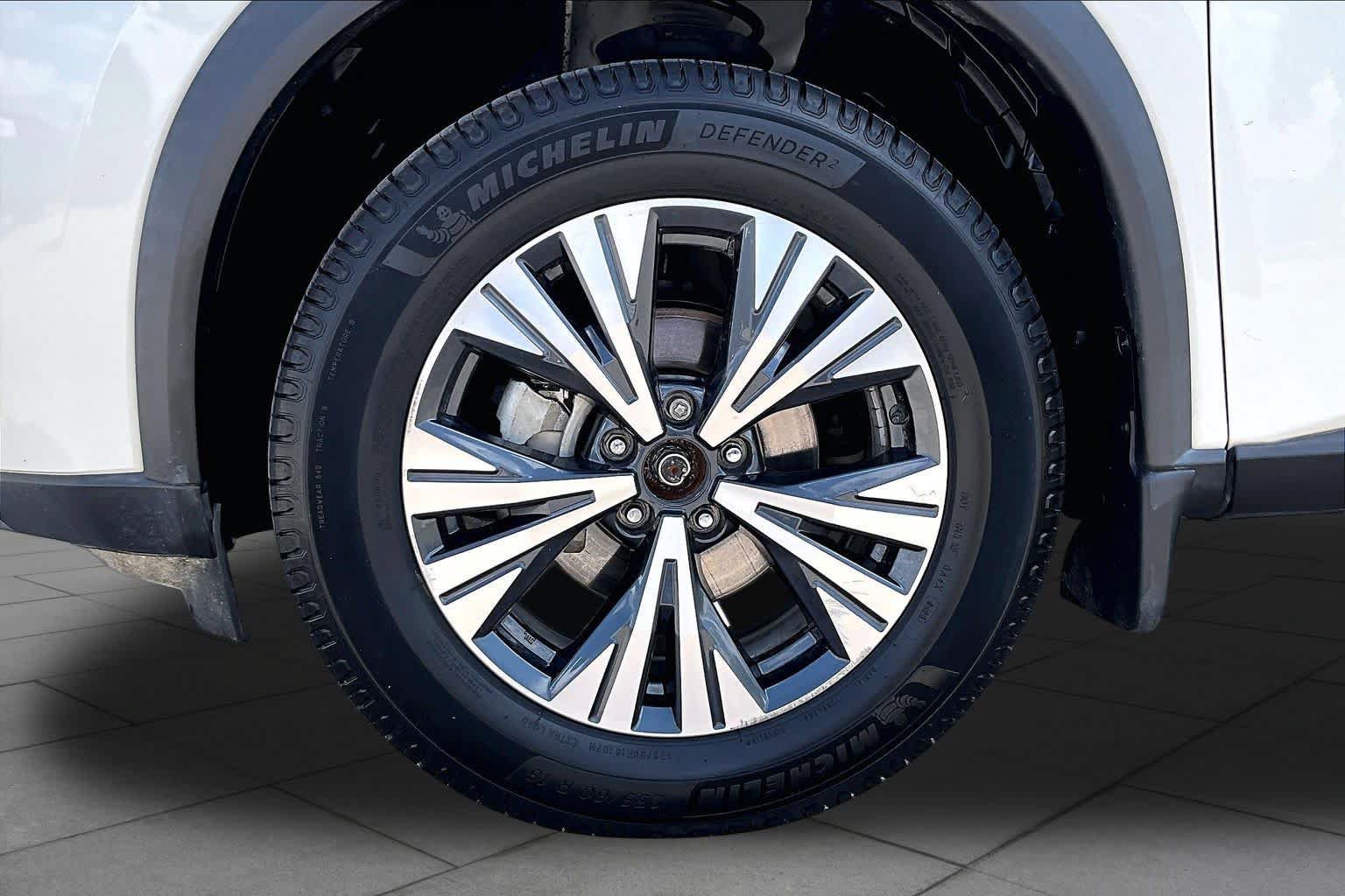 Used 2022 Nissan Rogue SV FWD image 11