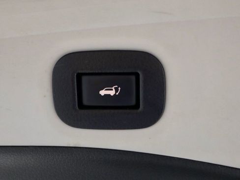 Certified 2017 Nissan Rogue SL w/ SL Premium Package AWD/4WD image 16