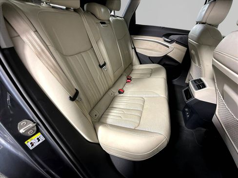 Used 2019 Audi e-tron Prestige AWD/4WD image 22