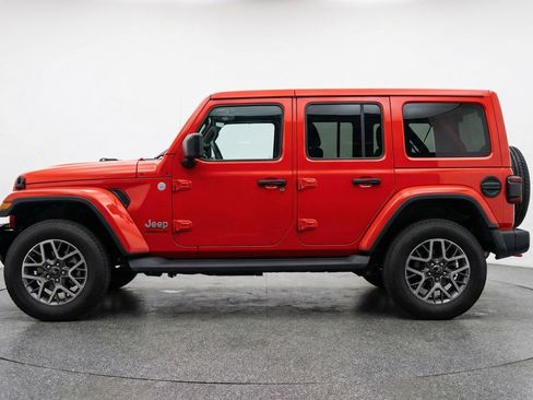Used 2025 Jeep Wrangler Sahara image 3