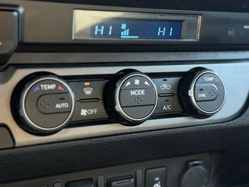 Used 2022 Toyota Tacoma TRD Sport image 20