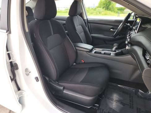 Used 2025 Nissan Sentra SV FWD image 16