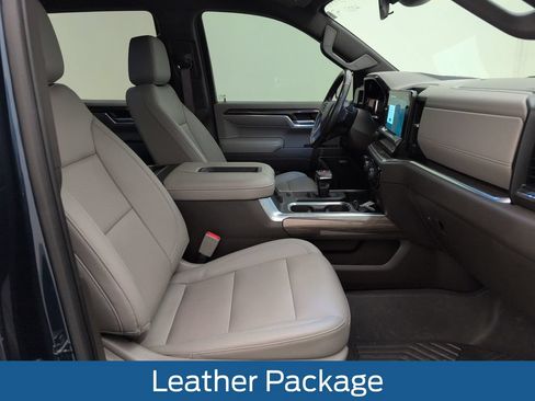 Used 2022 Chevrolet Silverado 1500 LT Trail Boss w/ LT Trail Boss Premium Package AWD/4WD image 15