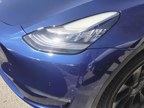 Used 2021 Tesla Model Y Long Range image 7