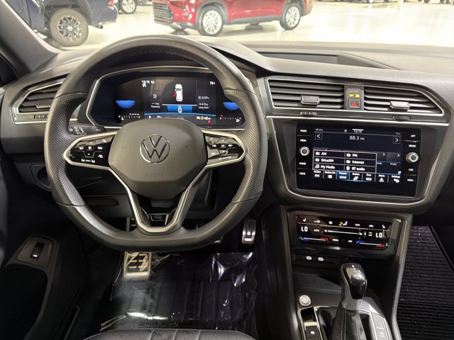 Certified 2024 Volkswagen Tiguan SE R-Line AWD/4WD image 27