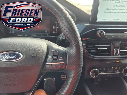 Used 2023 Ford Escape ST-Line FWD image 16