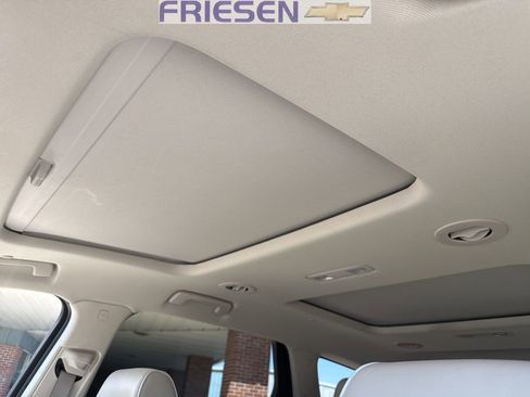 Used 2022 Buick Enclave Avenir w/ Avenir Technology Package AWD/4WD image 22