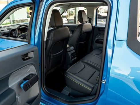 Used 2025 Ford Maverick Lobo AWD/4WD image 30