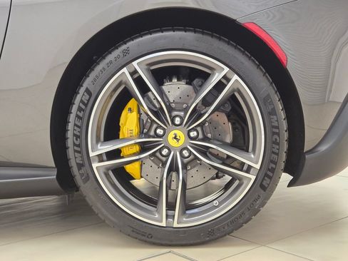 Used 2022 Ferrari Roma RWD image 15
