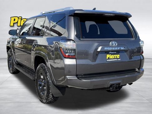 Used 2018 Toyota 4Runner SR5 AWD/4WD image 8