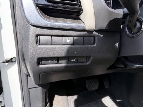 Used 2022 Nissan Rogue SV w/ SV Premium Package image 20