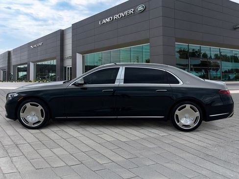 Used 2025 Mercedes-Benz Maybach S 580 4MATIC image 2