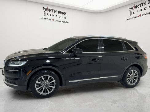 Used 2023 Lincoln Nautilus FWD w/ Premium Package image 6