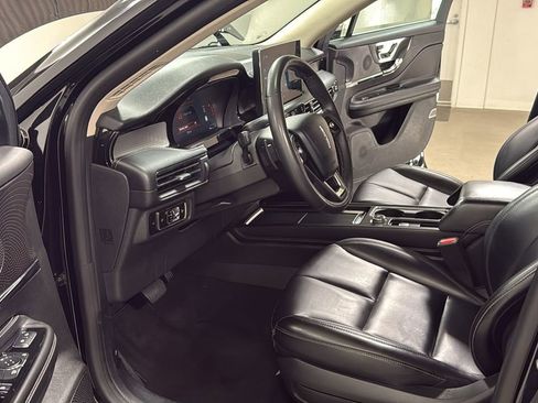 Used 2023 Lincoln Corsair Standard image 12